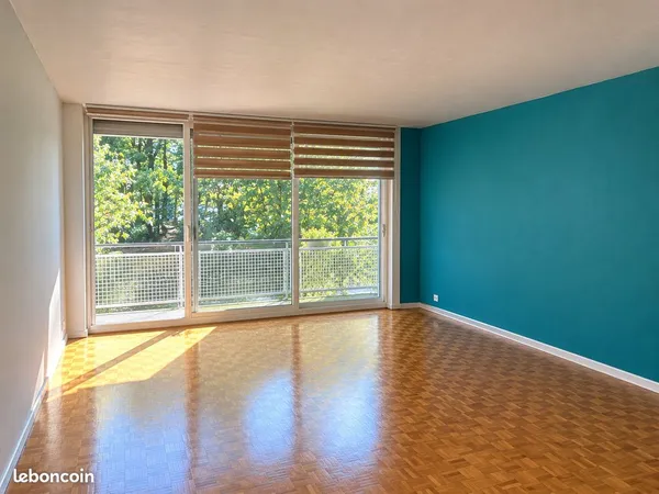 T3 meublé 57 m² traversant sud, balcon, parking, 10 min RER B