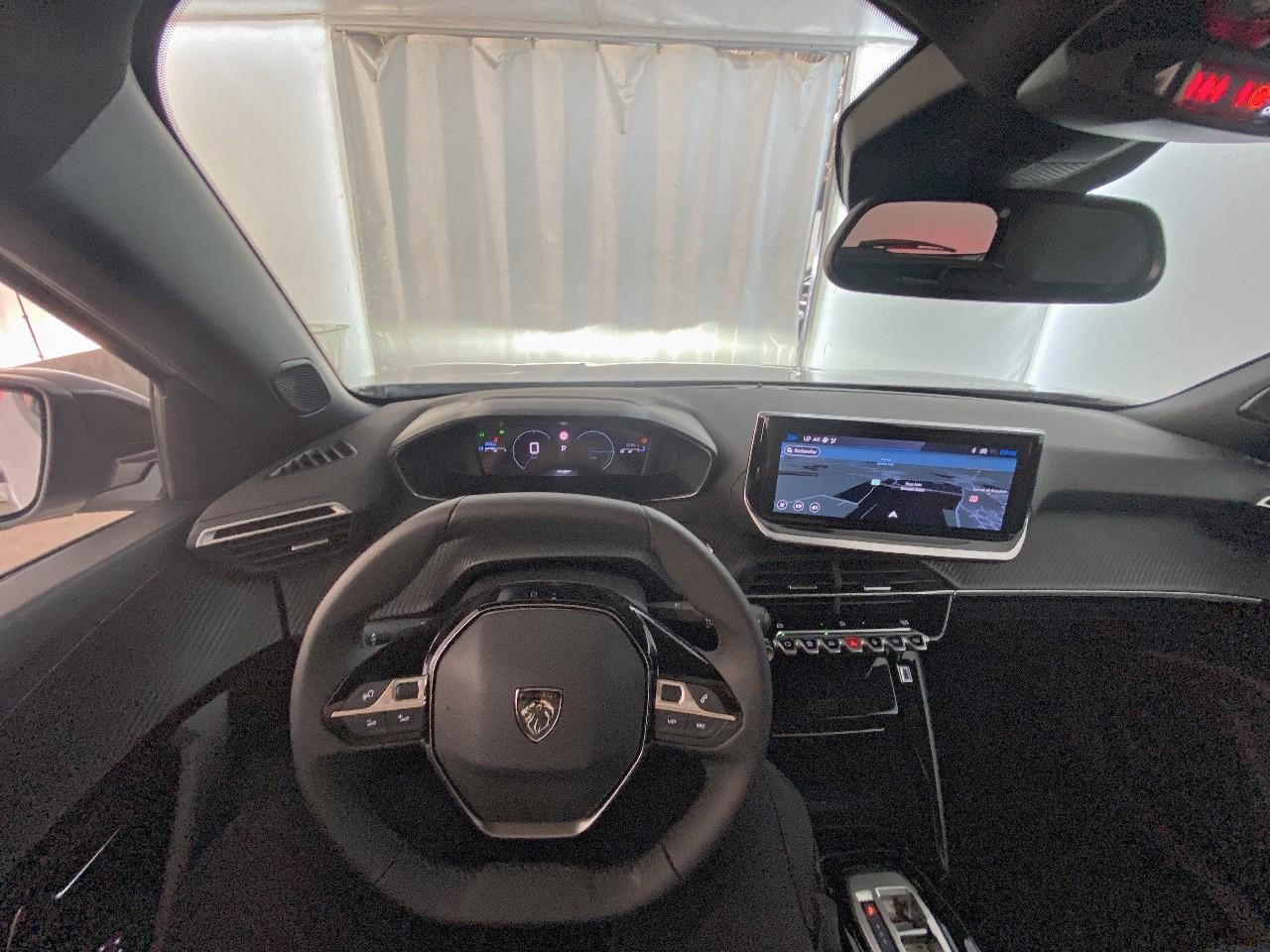 Peugeot 2008 hybrid 145 ch e-dcs6 allure — photo 12