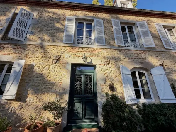 Maison 8 pièces 232 m²