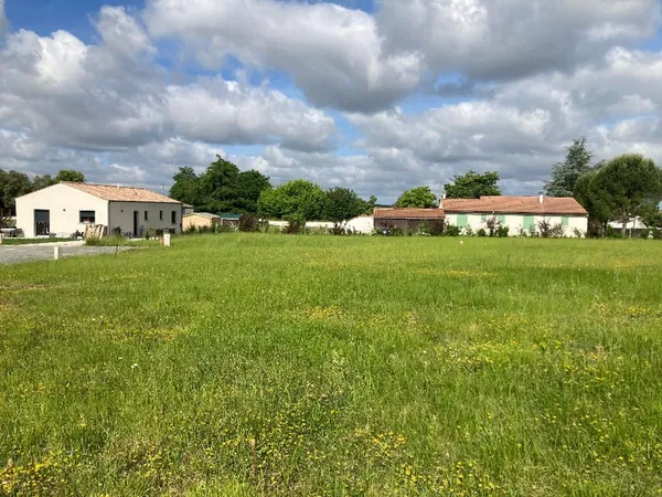 Terrain 633 m²