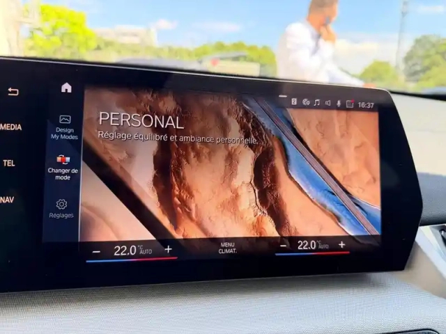 Bmw X1 sdrive18d 150ch business design — photo 3