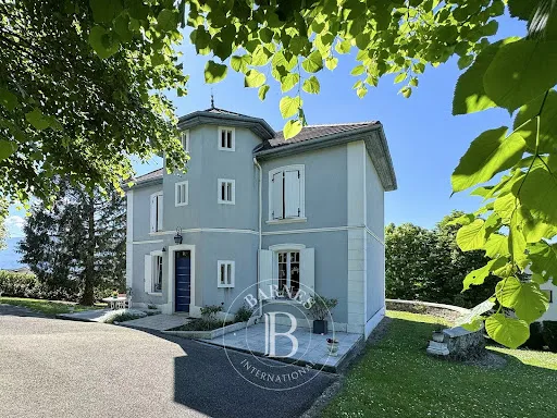 Maison 7 pièces 166 m²