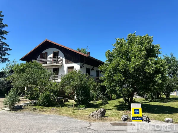 Maison 10 pièces 226 m²