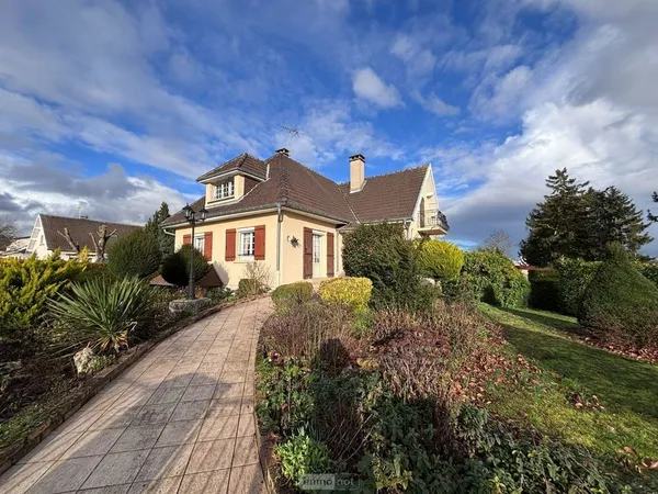 Maison 5 pièces 196 m²