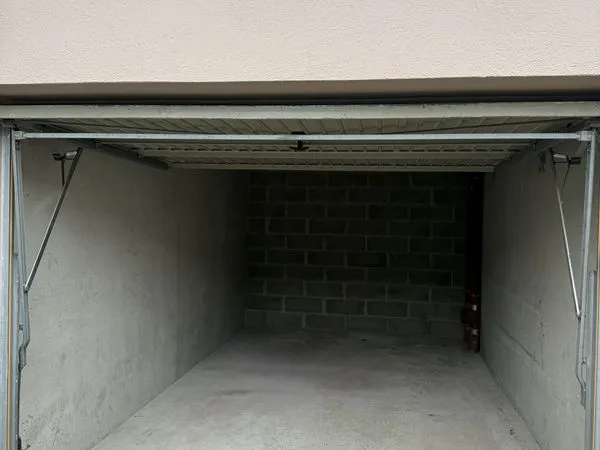 Garage ferme securise rue de la charmille
