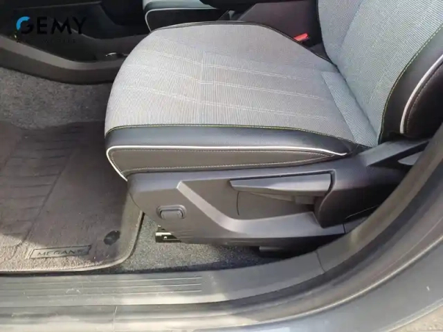 Renault Megane e-tech ev60 220 ch super charge — photo 20