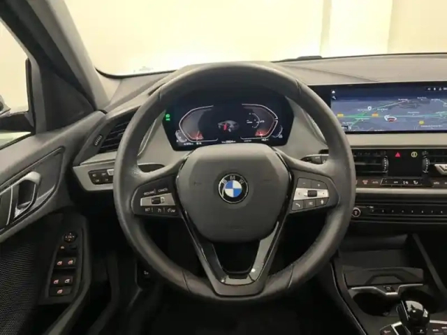 Bmw Serie 1 série 1 118ia 136ch business design dkg7 — photo 9