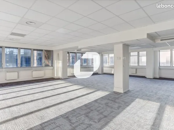 Bureau 2 543 m²