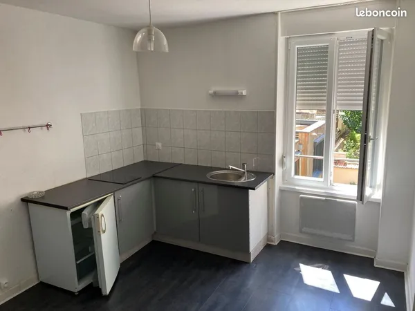 Particulier loue F1 quartier St marie rue du maréchal juin