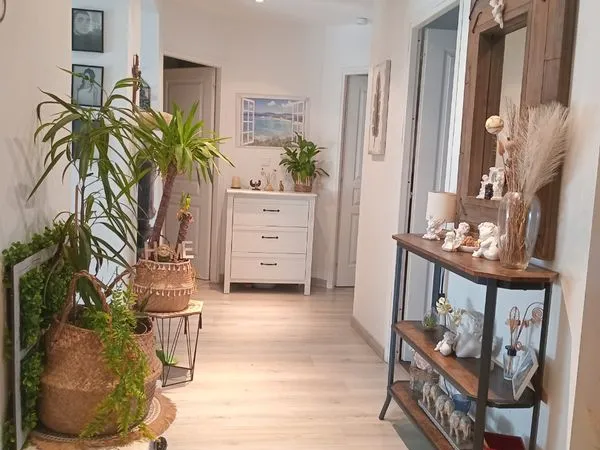 T3 69 m2 climatisé meublé ou vide 168 500