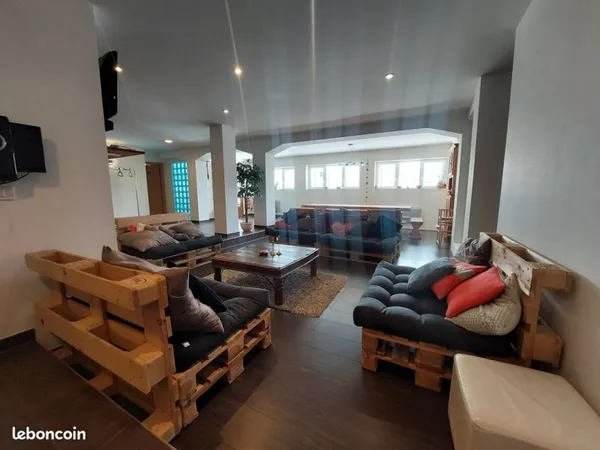 Loft 7 pièces 214 m²