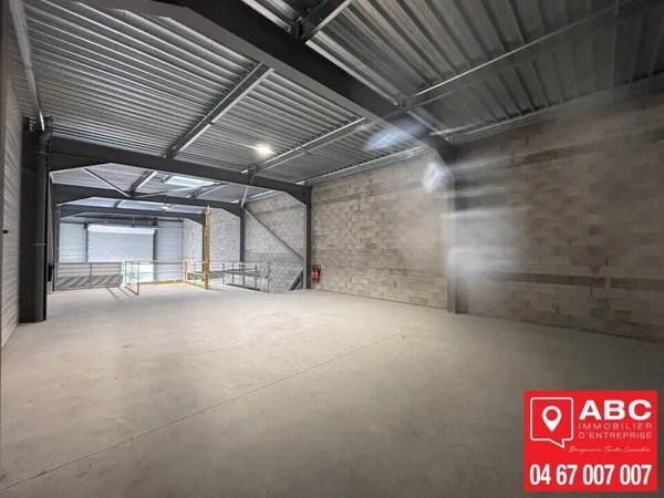 Local d'activité 940 m²