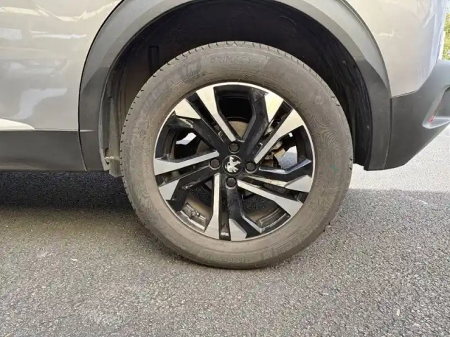 Peugeot 2008 puretech 100 s&amp;s bvm6 — photo 13