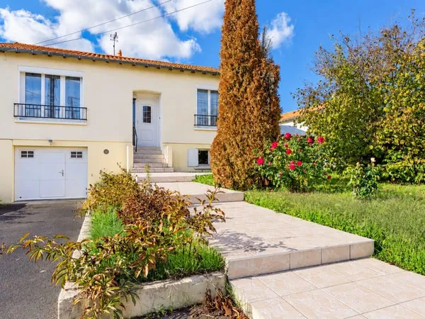 À VENDRE Maison familiale sur le secteur de Niort Saint-Florent !