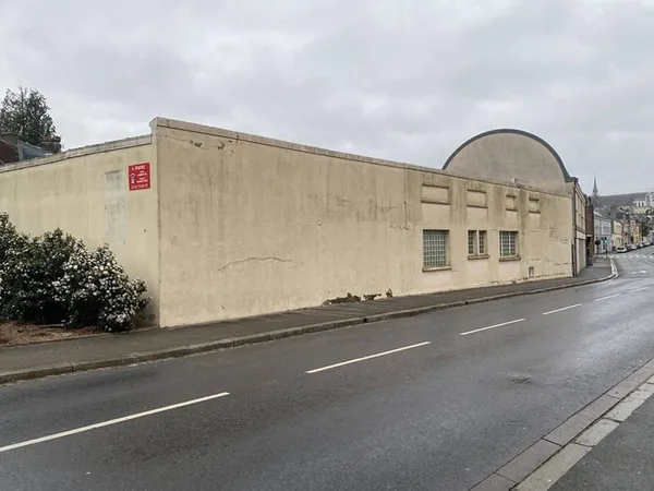 Entrepôt 370 m²