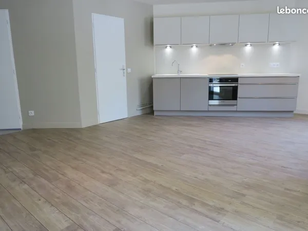 T3 quartier estacade/Chorrier, cuisine équipée, lumineux, disponible le 26 octobre