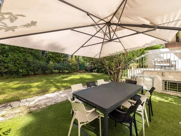 Appartement 6 pièces 191 m²