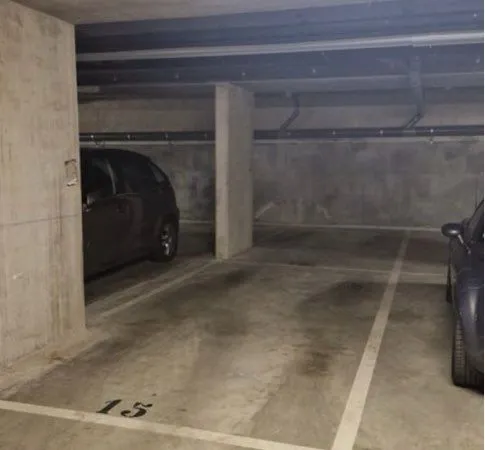 Parking double à côté du métro Créteil préfecture