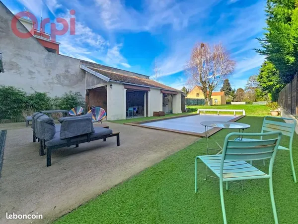 Maison 6 pièces 220 m²