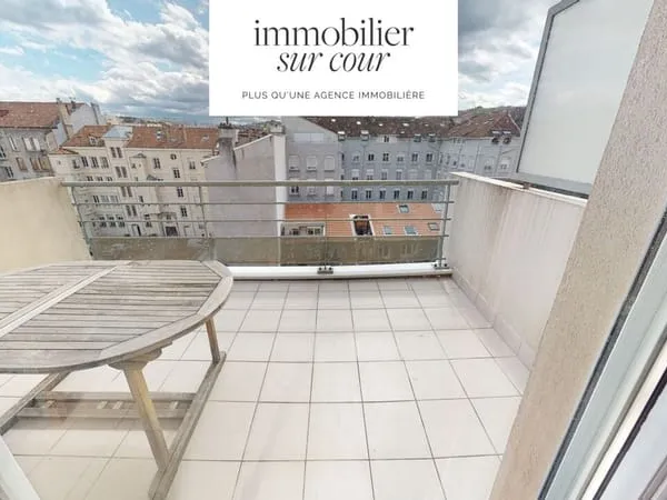 Centre ville, Appartement F5 au dernier étage avec Terrasses, garage et place de parking
