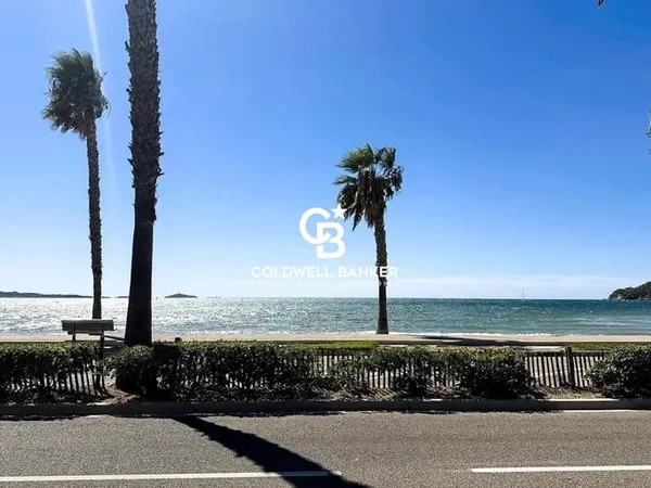 Appartement T2 rénové, vue mer - Les Lones - 83140 Six-Fours-les-Plages
