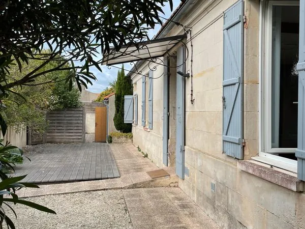 Maison à Saintes 17100