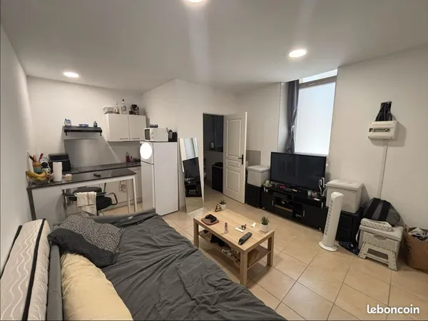 Studio 25m² refait à neuf