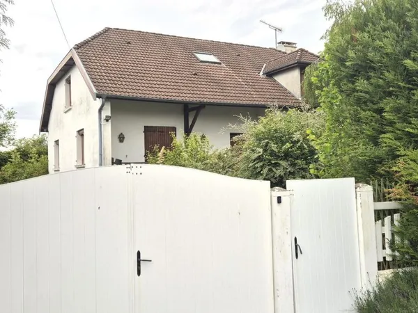 Maison 7 pièces 223 m²