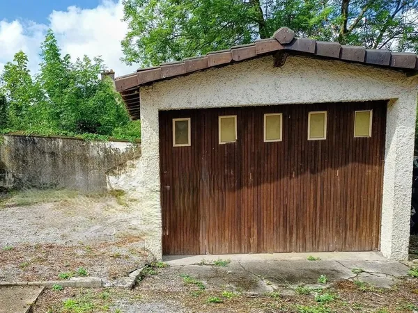 Garage à aménager sur un terrain constructible