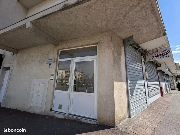 Local commercial 212 m² Port-de-Bouc
