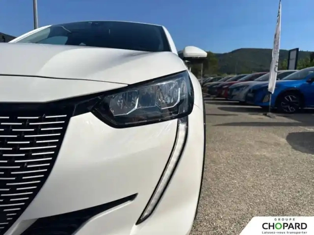 Peugeot 208 electrique 50 kwh 136ch — photo 24