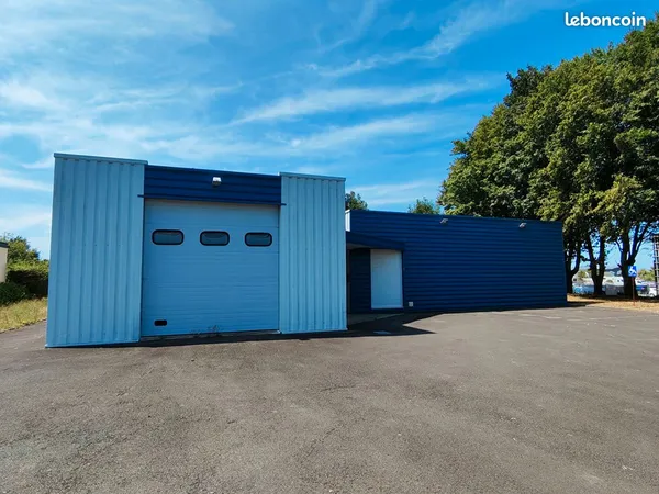 Local 322 m² SARTILLY