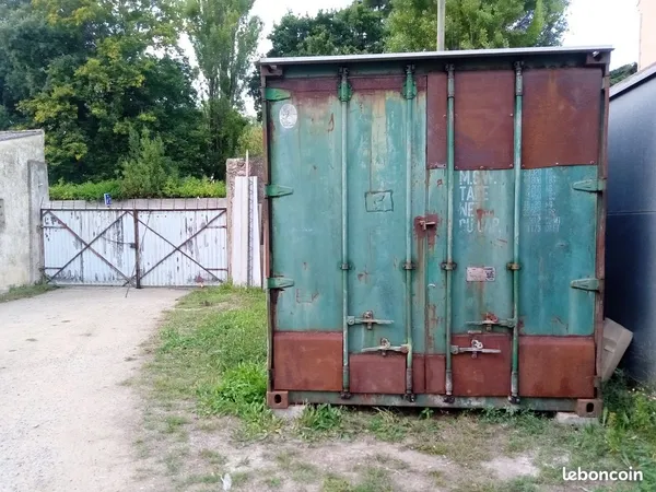 Garage, box, garde meuble, cave, atelier de 14 m² à louer