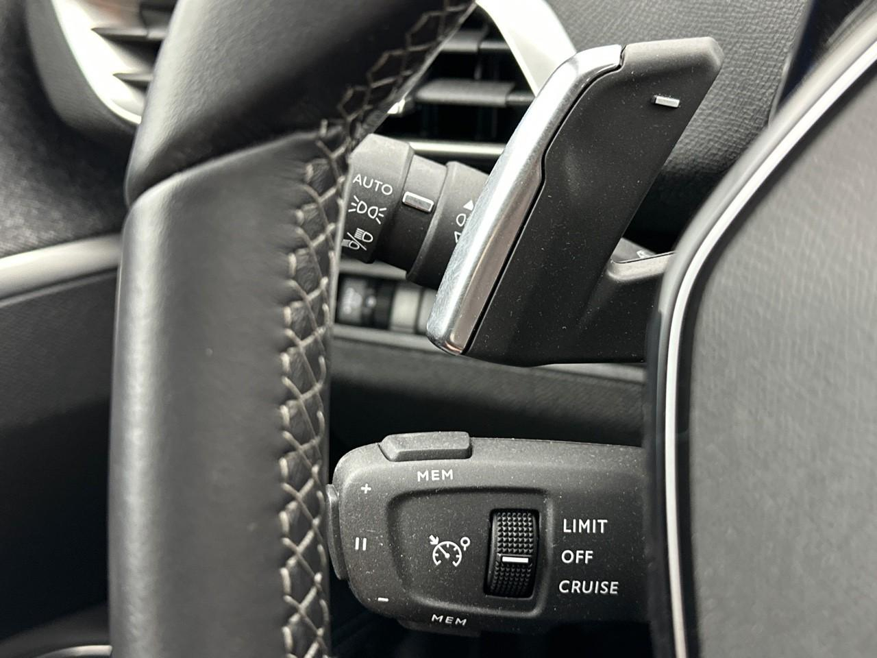 Peugeot 3008 hybrid 225 e-eat8 allure pack — photo 17
