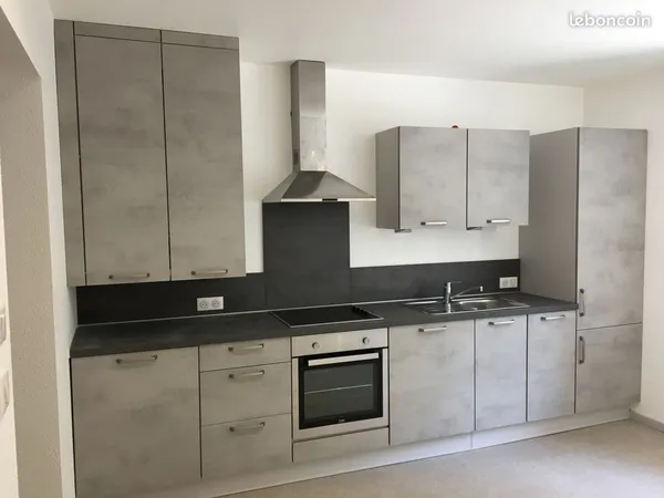 T3 en duplex à ELOYES Centre