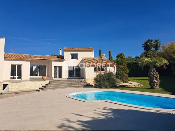 Maison 5 pièces 220 m²