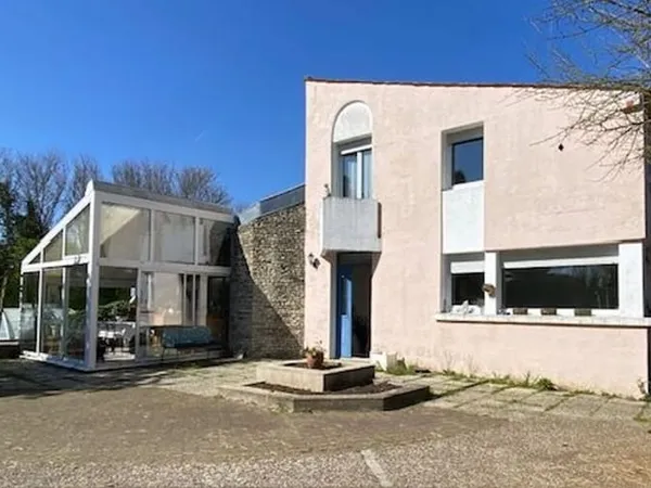 Maison 5 pièces 196 m²