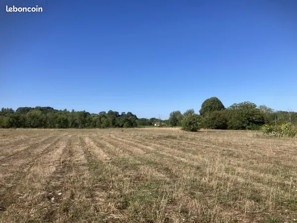 Terrain 1 050 m² Cubnezais