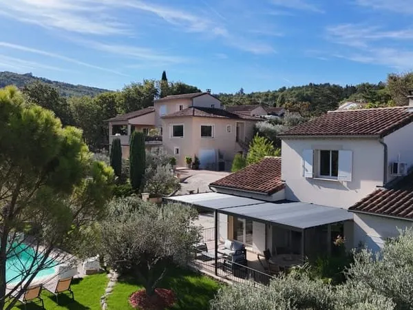 Ensemble immobilier sur Malaucène