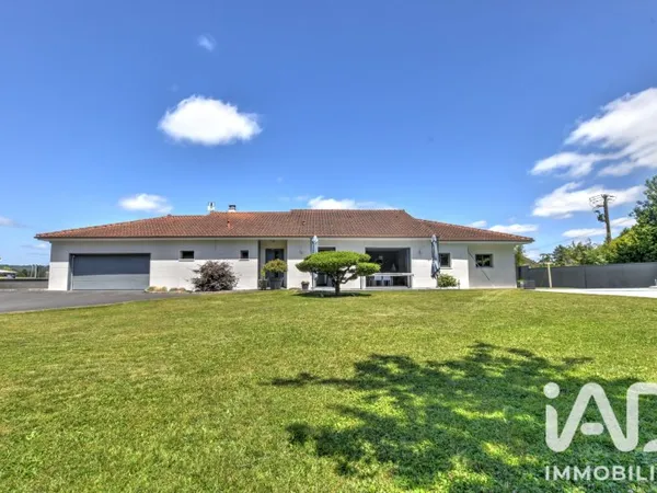 Maison 5 pièces 232 m²