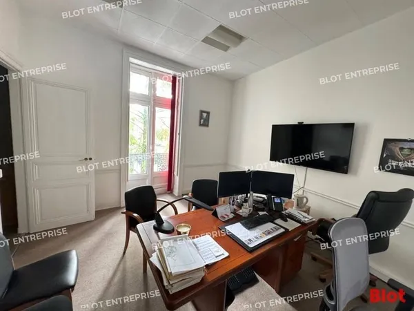 Bureaux 474 m²