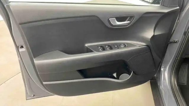 Kia Stonic 1.0 t-gdi 100 ch bvm6 — photo 26