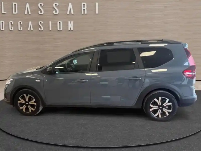 Dacia Jogger tce 110 7 places — photo 2
