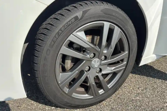 Peugeot 208 puretech 75 s&amp;s bvm5 — photo 53