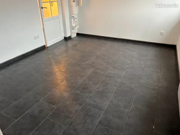 À LOUER - Appartement lumineux de 49 m² avec 2 chambres, garage, parking et cave