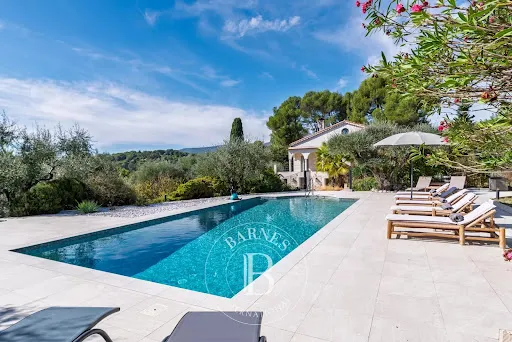 Villa 15 pièces 407 m²