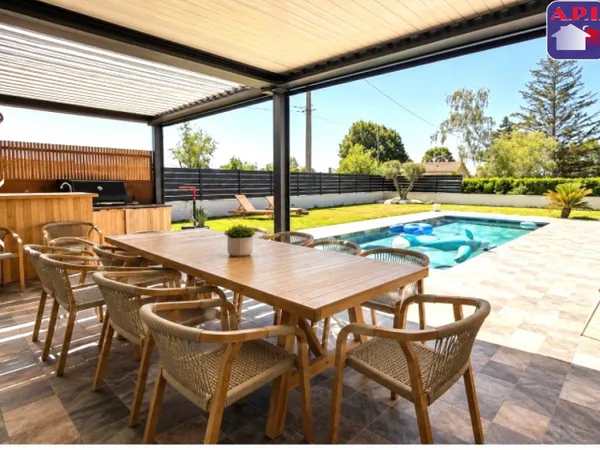 Villa 7 pièces 220 m²