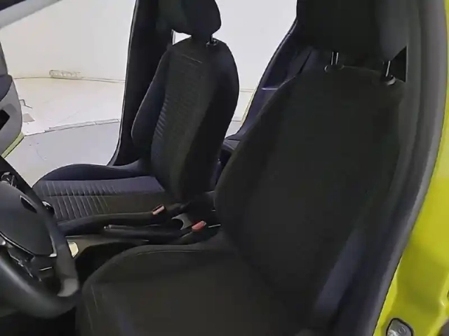 Peugeot 208 puretech 100 s&amp;s bvm6 — photo 11
