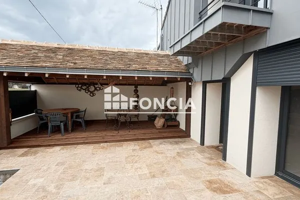 Maison 10 pièces 260 m²