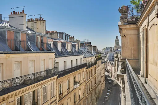 Appartement 7 pièces 242 m²